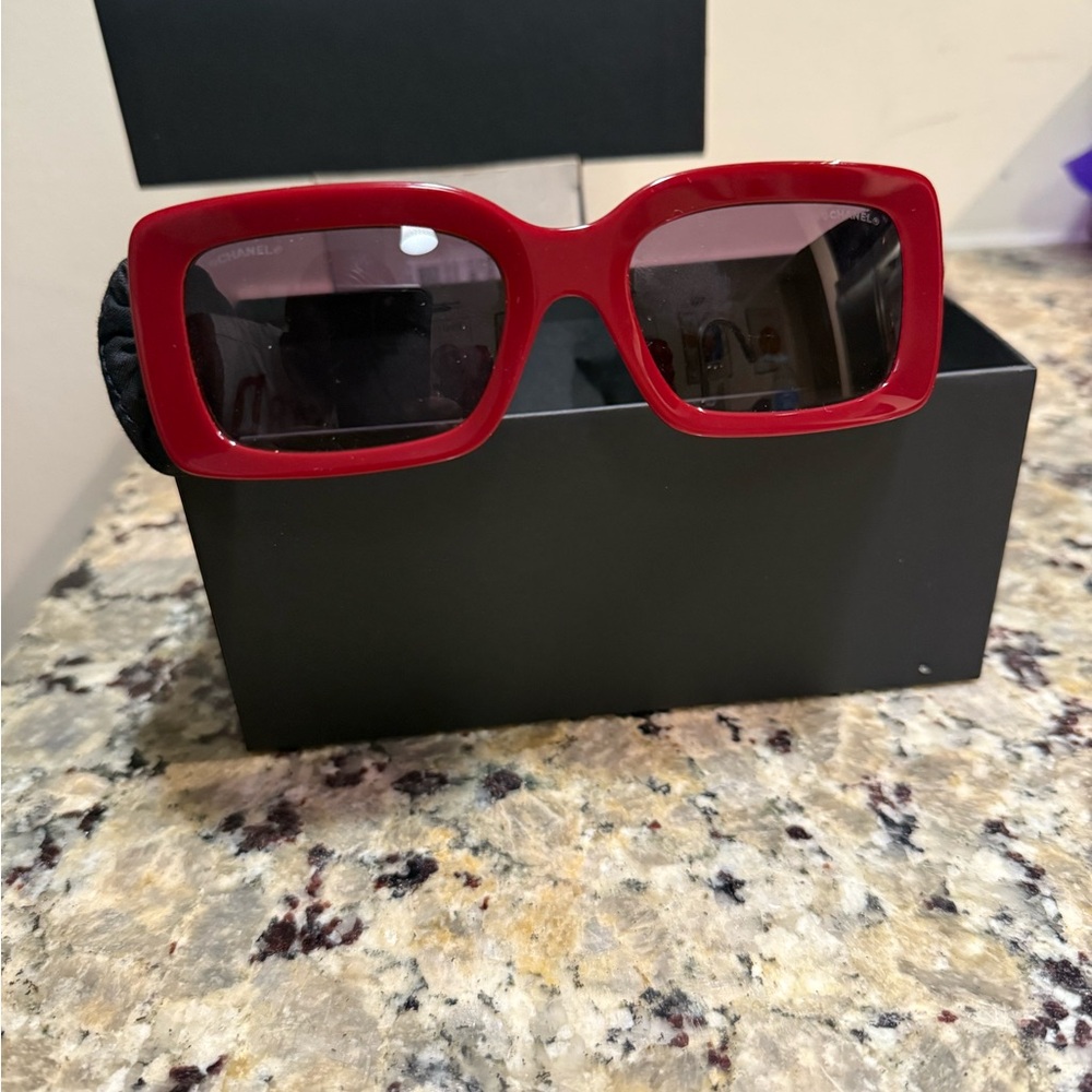 CHANEL Red Square Sunglasses